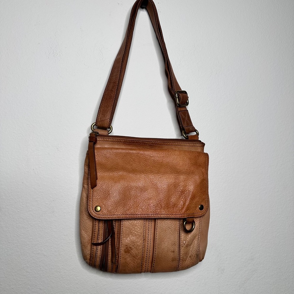 Fossil Morgan Traveler Crossbody Bag Tan Pebbled Leather Top Zip Boho Worn In - Picture 2 of 10